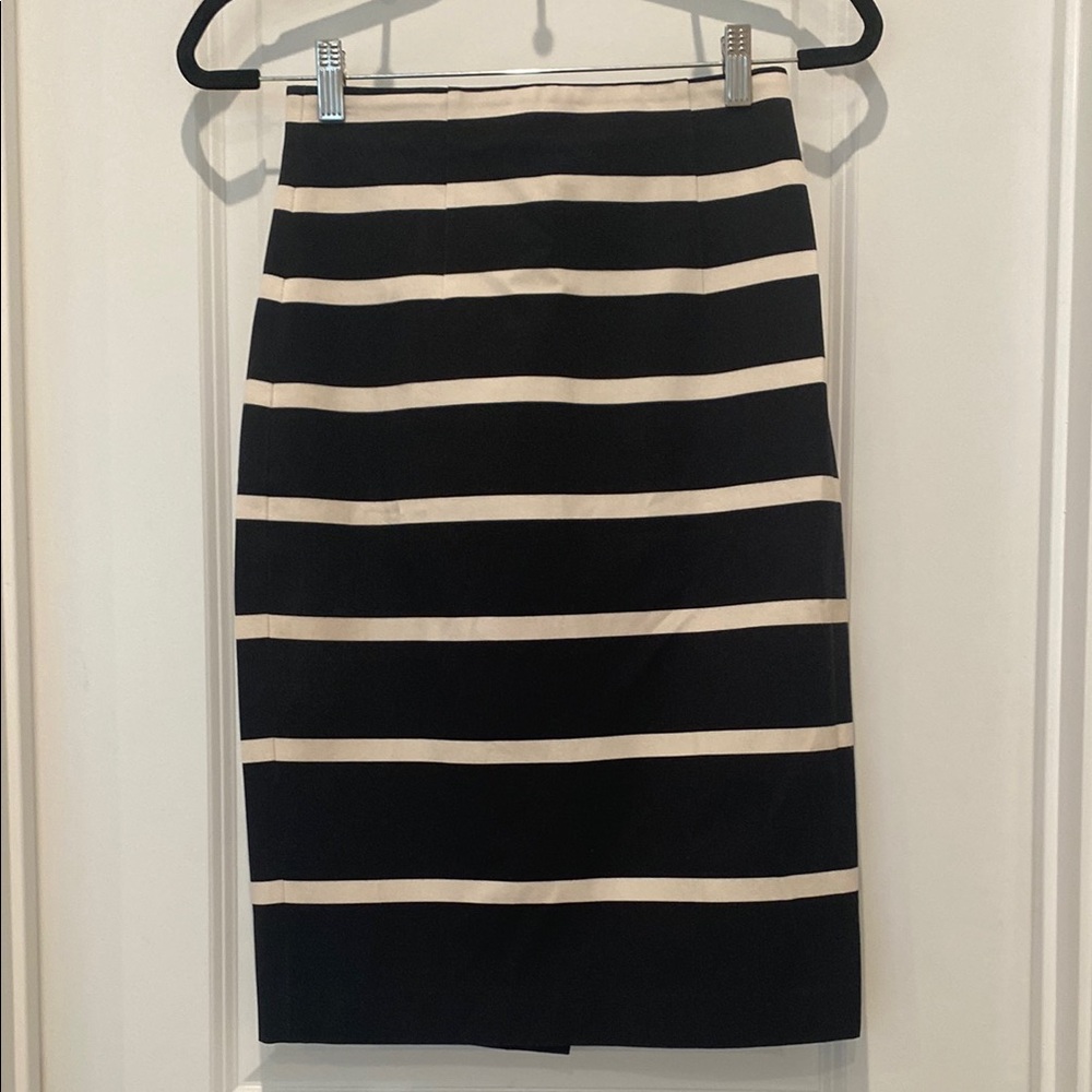 Black and Cream Striped Skirt by Banana Republic in size 0.